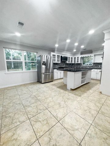 537 Natchez Park, Conroe, TX 77302