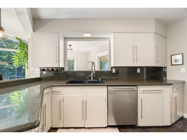 3124 Sw ARNOLD St, Portland, OR 97219