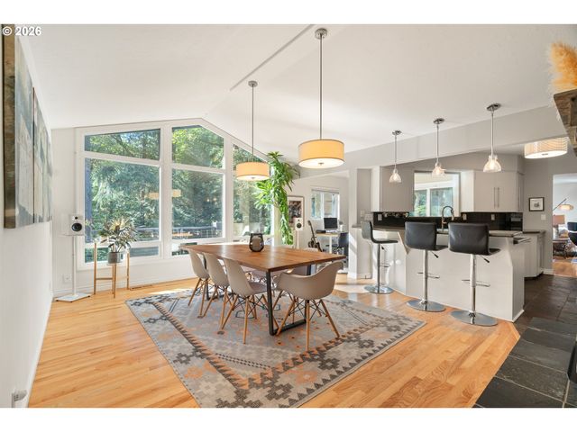 3124 Sw ARNOLD St, Portland, OR 97219