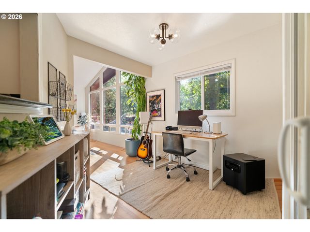 3124 Sw ARNOLD St, Portland, OR 97219