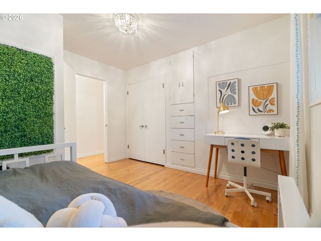 3124 Sw ARNOLD St, Portland, OR 97219