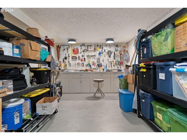 3124 Sw ARNOLD St, Portland, OR 97219