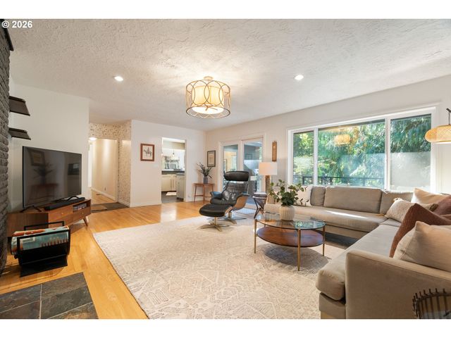 3124 Sw ARNOLD St, Portland, OR 97219