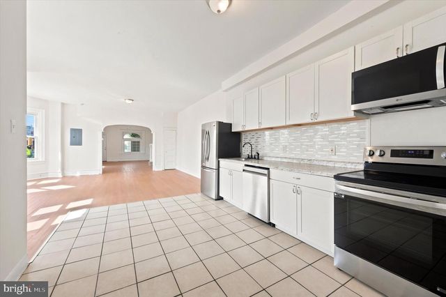 5550 CEDAR AVE, Philadelphia, PA 19143