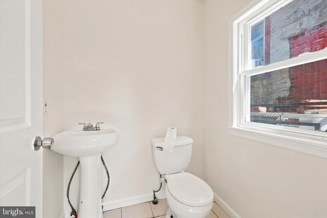 5550 CEDAR AVE, Philadelphia, PA 19143