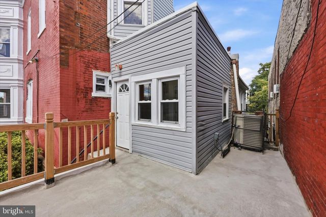 5550 CEDAR AVE, Philadelphia, PA 19143