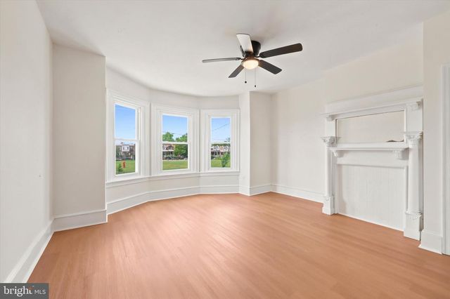 5550 CEDAR AVE, Philadelphia, PA 19143