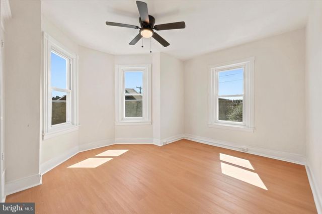 5550 CEDAR AVE, Philadelphia, PA 19143