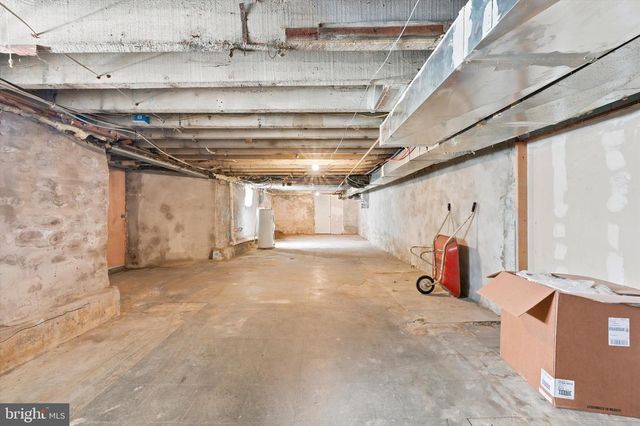 5550 CEDAR AVE, Philadelphia, PA 19143