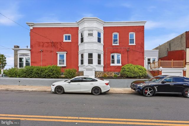 5550 CEDAR AVE, Philadelphia, PA 19143