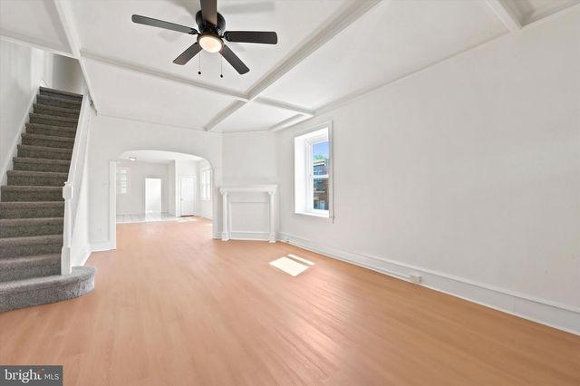 5550 CEDAR AVE, Philadelphia, PA 19143