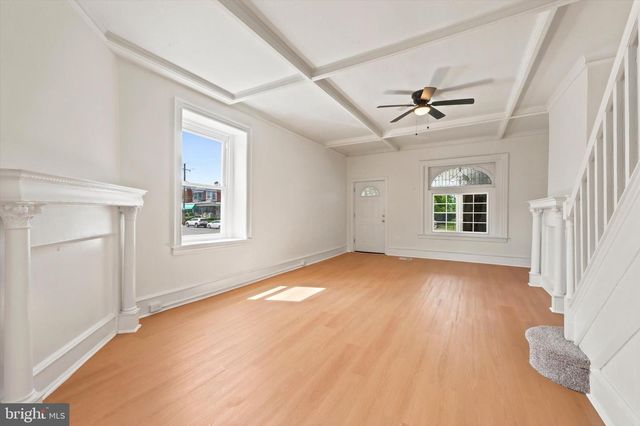 5550 CEDAR AVE, Philadelphia, PA 19143