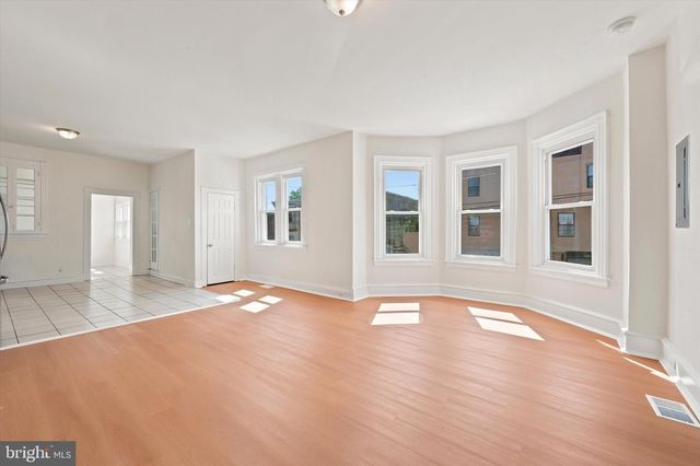 5550 CEDAR AVE, Philadelphia, PA 19143