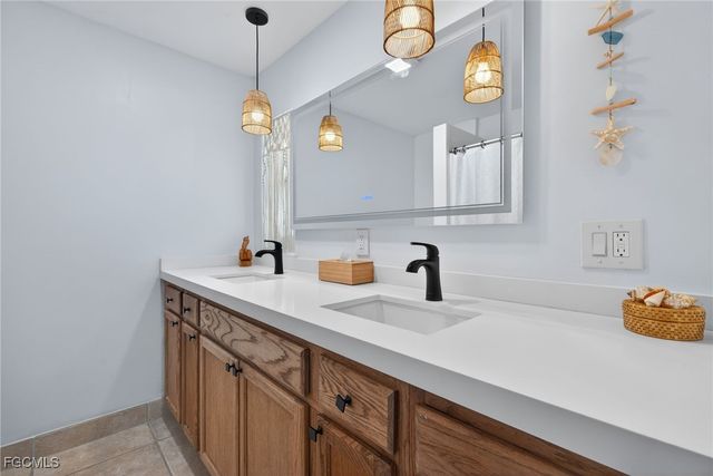 1866 Ibis LN, Sanibel, FL 33957