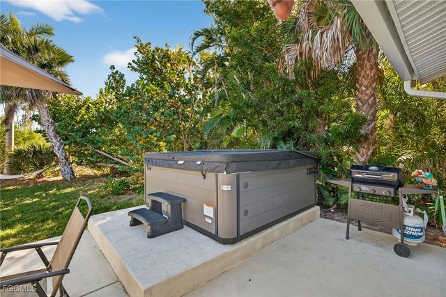 1866 Ibis LN, Sanibel, FL 33957