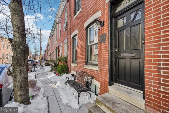 2432 MADISON SQ, Philadelphia, PA 19146