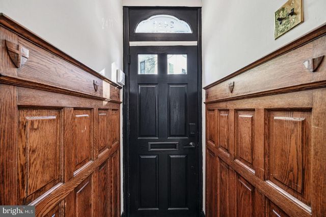 2432 MADISON SQ, Philadelphia, PA 19146