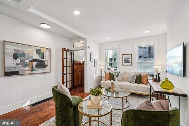 2432 MADISON SQ, Philadelphia, PA 19146