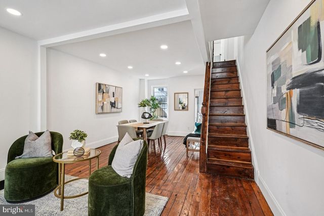 2432 MADISON SQ, Philadelphia, PA 19146