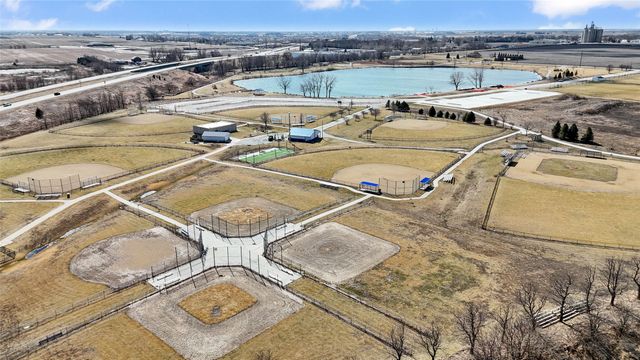 900 Kinney Circle NE, Bondurant, IA 50035