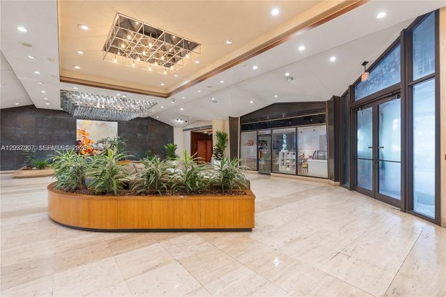 905 Brickell Bay Drive 623, Miami, FL 33131