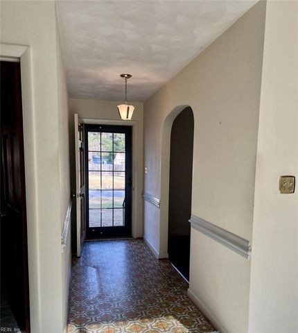 2541 S Adventure TRL, Virginia Beach, VA 23454