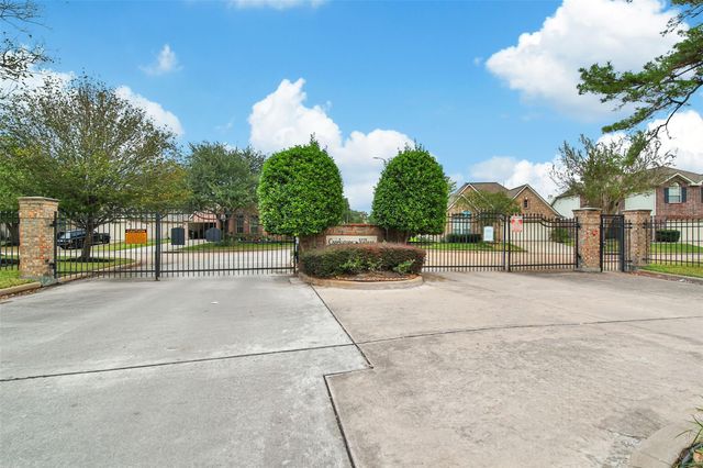 11014 Creekline Meadow Court, Cypress, TX 77429