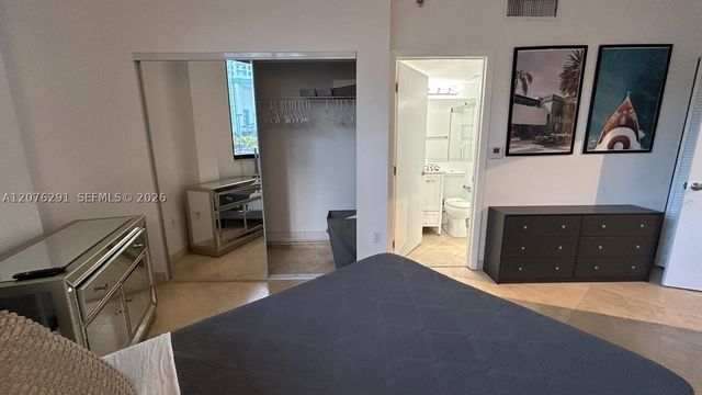 540 Brickell Key Dr 512, Miami, FL 33131