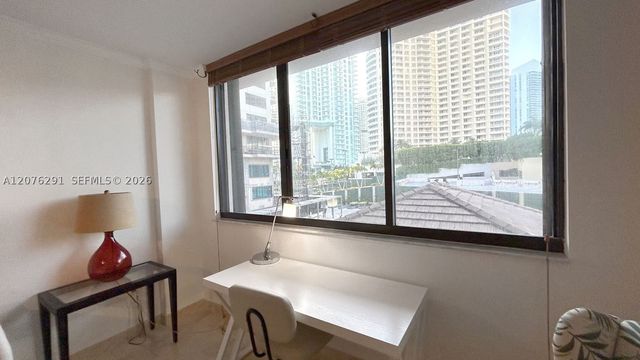 540 Brickell Key Dr 512, Miami, FL 33131