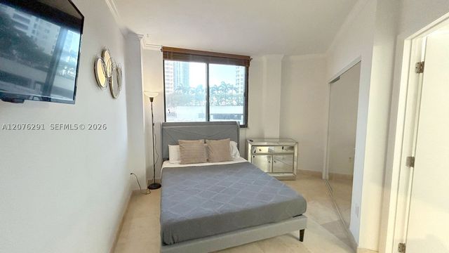 540 Brickell Key Dr 512, Miami, FL 33131