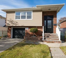 679 Rensselaer Avenue, Huguenot, NY 10312