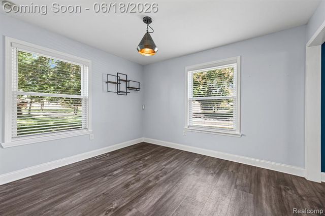 4303 N Verona Circle, Royal Oak, MI 48073