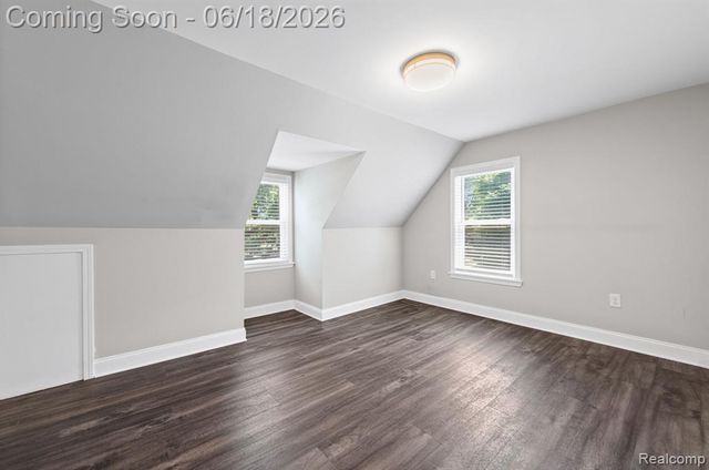 4303 N Verona Circle, Royal Oak, MI 48073