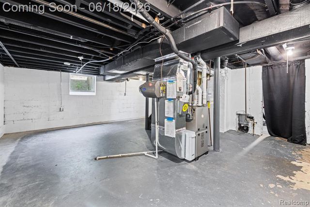 4303 N Verona Circle, Royal Oak, MI 48073