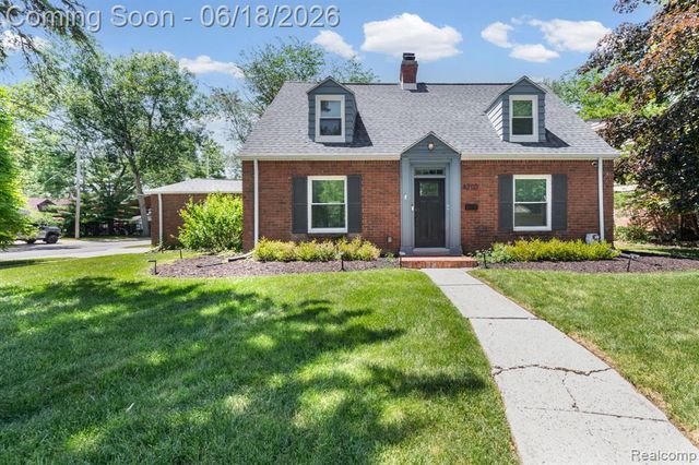 4303 N Verona Circle, Royal Oak, MI 48073