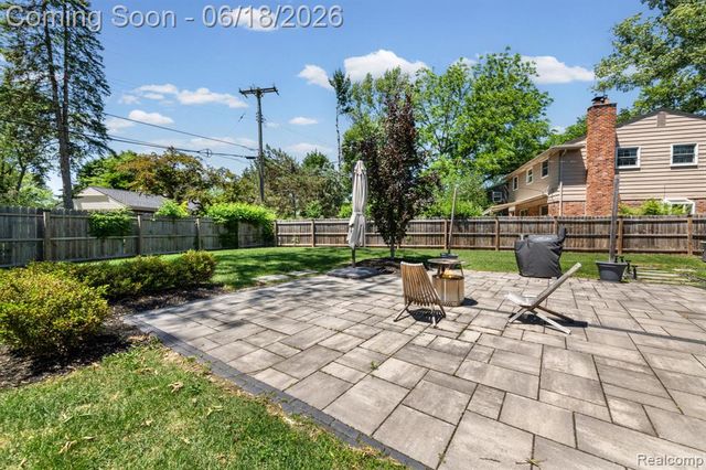 4303 N Verona Circle, Royal Oak, MI 48073