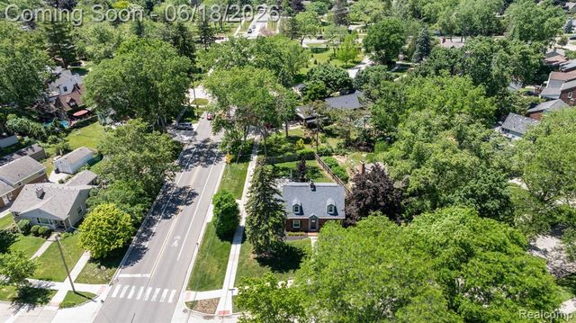 4303 N Verona Circle, Royal Oak, MI 48073