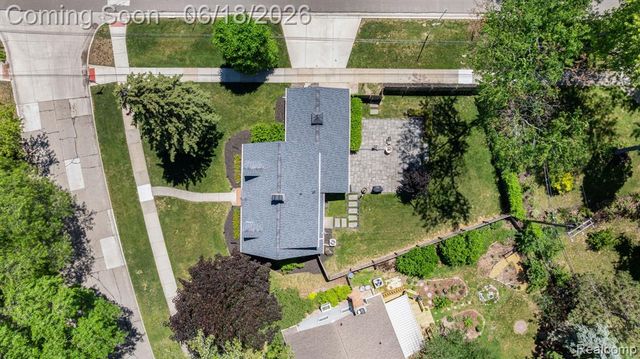 4303 N Verona Circle, Royal Oak, MI 48073