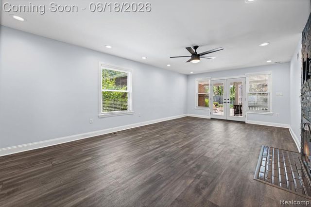 4303 N Verona Circle, Royal Oak, MI 48073