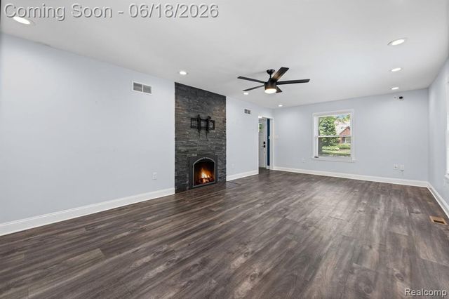 4303 N Verona Circle, Royal Oak, MI 48073