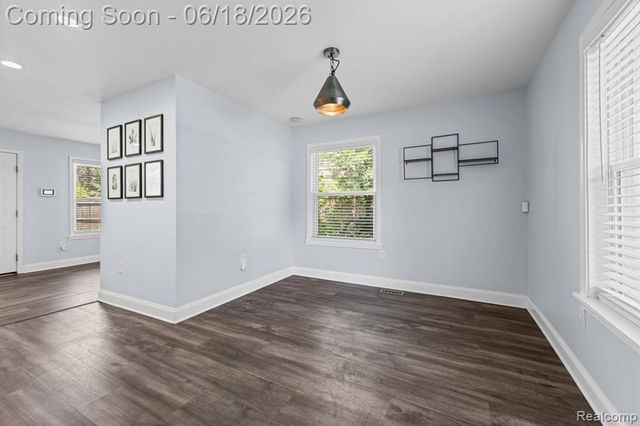 4303 N Verona Circle, Royal Oak, MI 48073