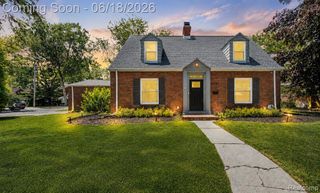 4303 N Verona Circle, Royal Oak, MI 48073