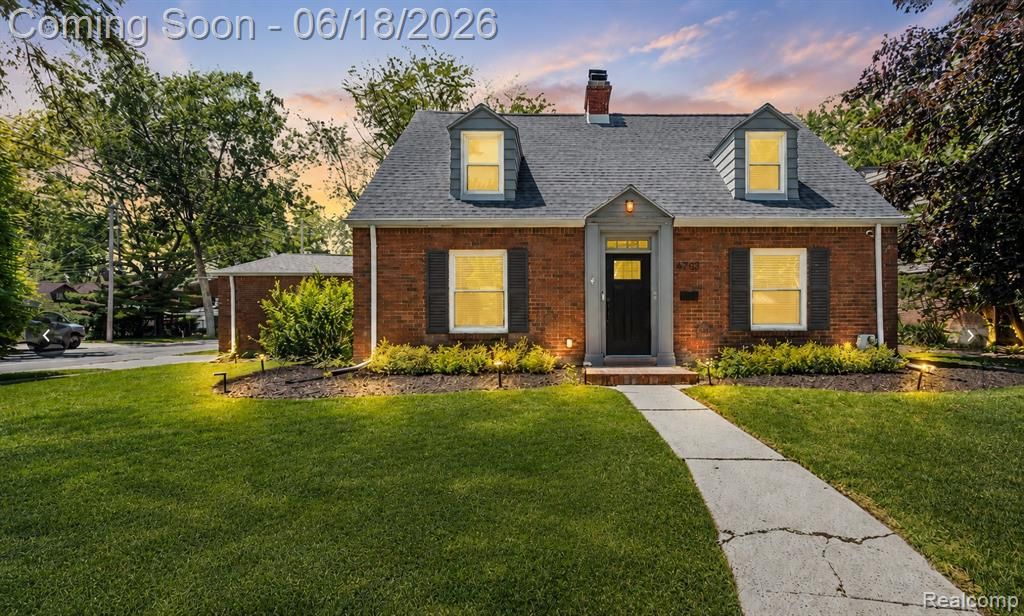 4303 N Verona Circle, Royal Oak, MI 48073