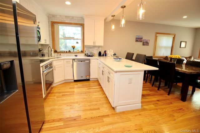 2 Diane Court, Greenwood Lake, NY 10925