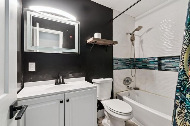 3741 NW 16TH PLACE, Gainesville, FL 32605