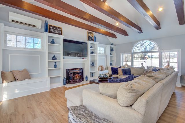 66 Victoria Ln, Templeton, MA 01468