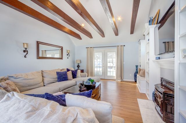 66 Victoria Ln, Templeton, MA 01468