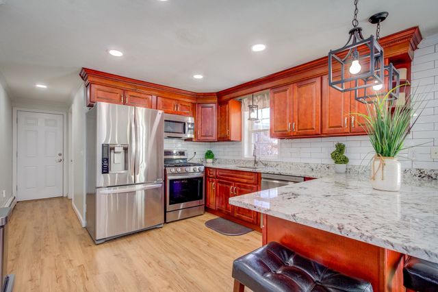 66 Victoria Ln, Templeton, MA 01468