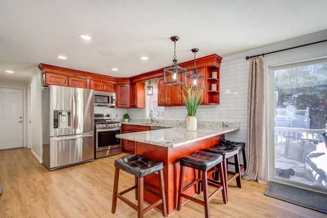 66 Victoria Ln, Templeton, MA 01468