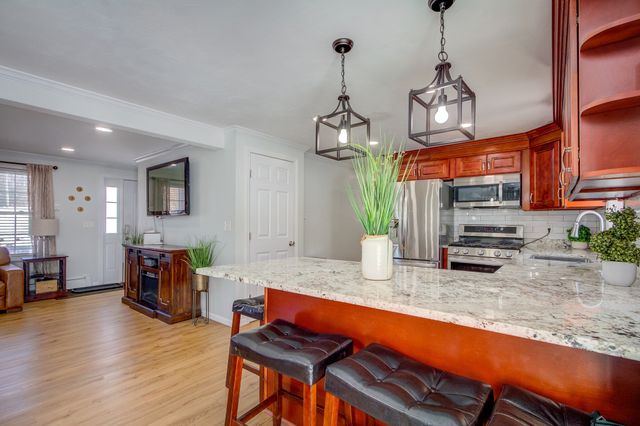 66 Victoria Ln, Templeton, MA 01468